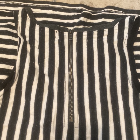 Black and white striped Sanctuary dress size medium - Picture 4 of 5
